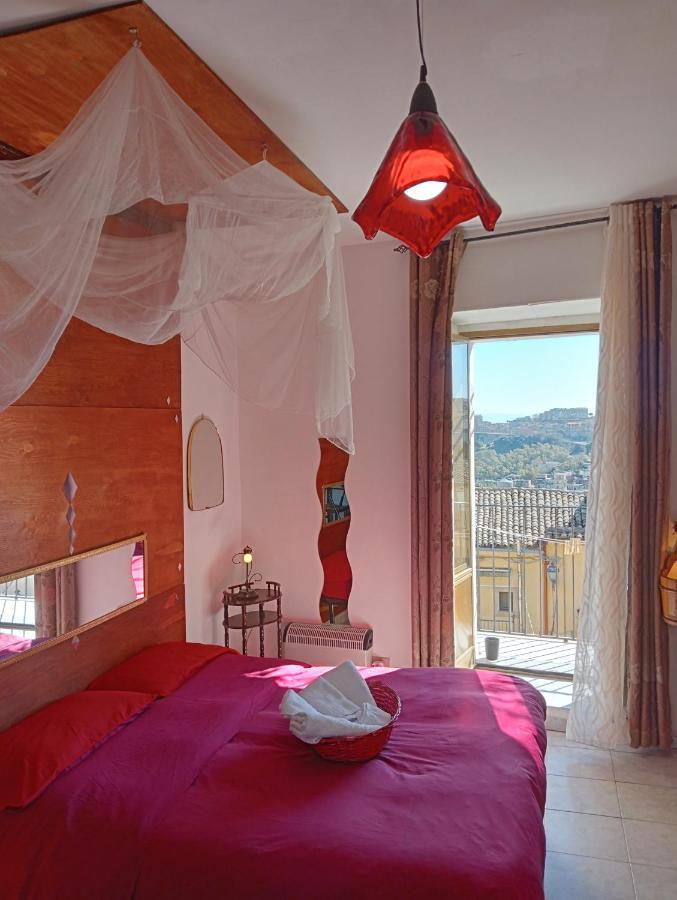 Casa Vacanze Il Girasole Кальтаджироне Экстерьер фото